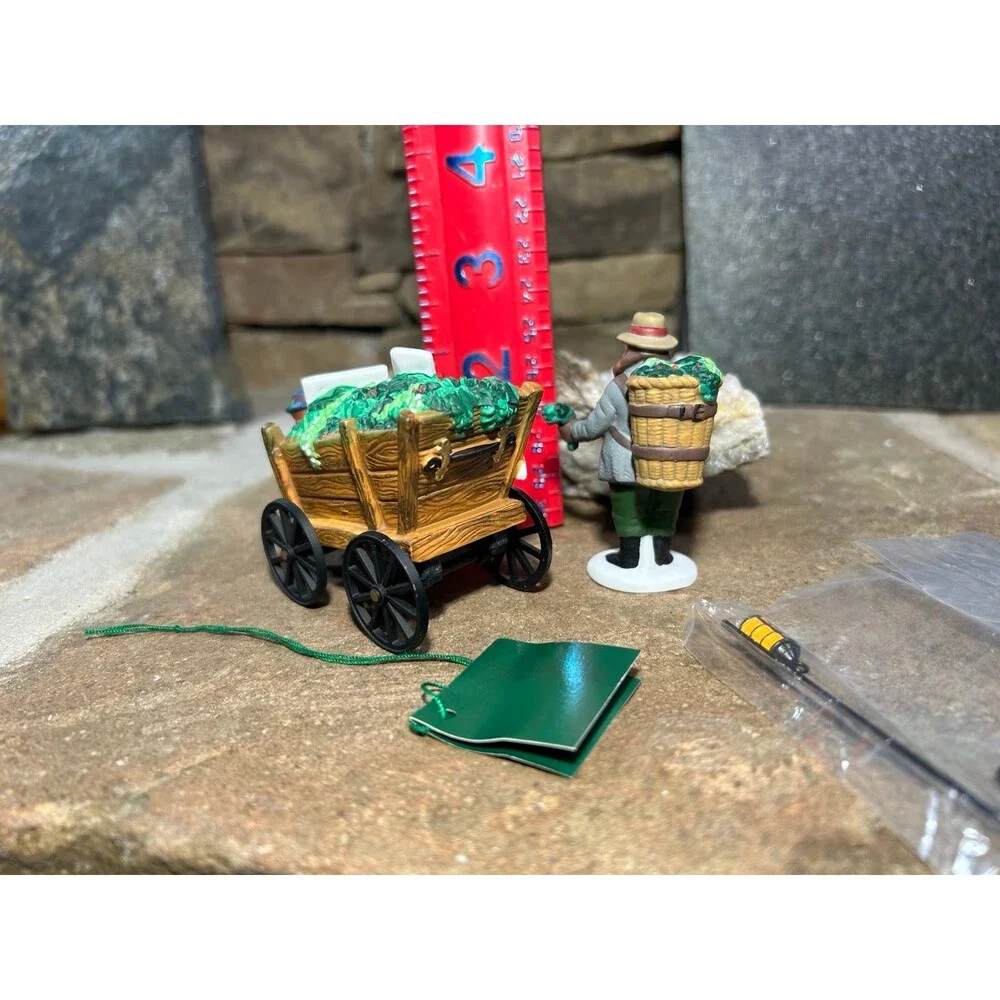Dept 56 Chelsea Market Mistletoe Monger & Cart 5826-2 w/box